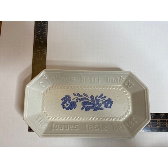 Vintage Pfaltzgraff Yorktowne 12" Bread Serving Plate A "Joyous Heart Makes - Picture 3 of 3